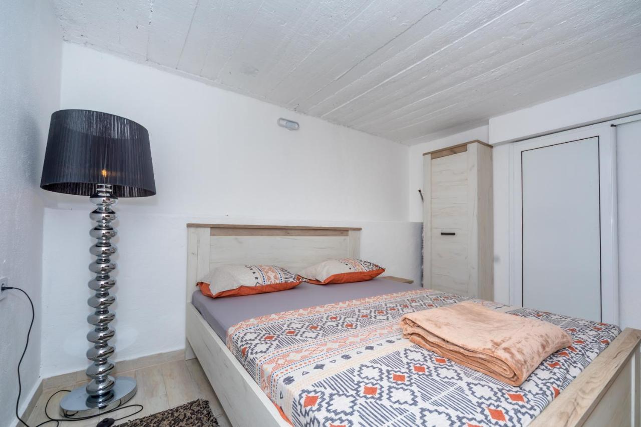 Apartman Sara Bar Eksteriør billede