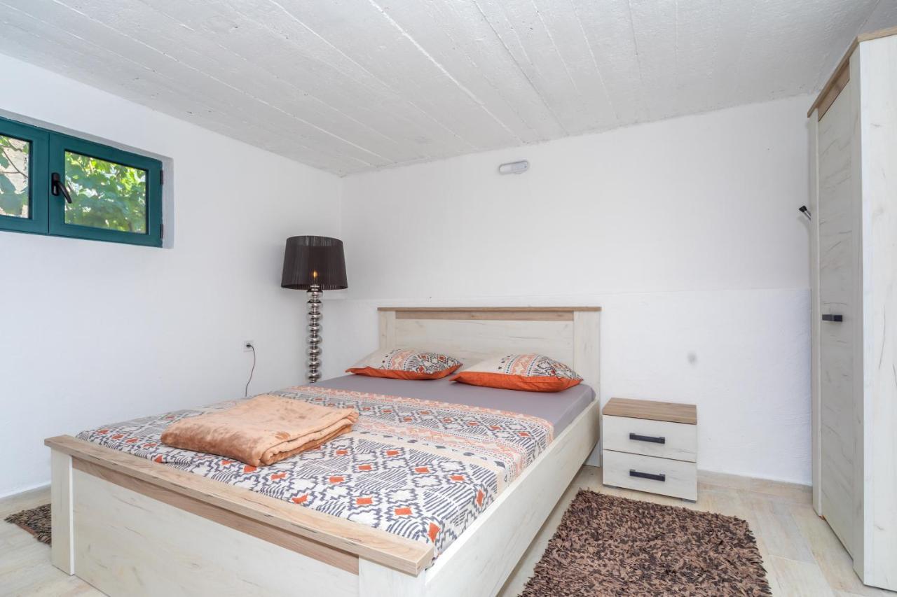 Apartman Sara Bar Eksteriør billede