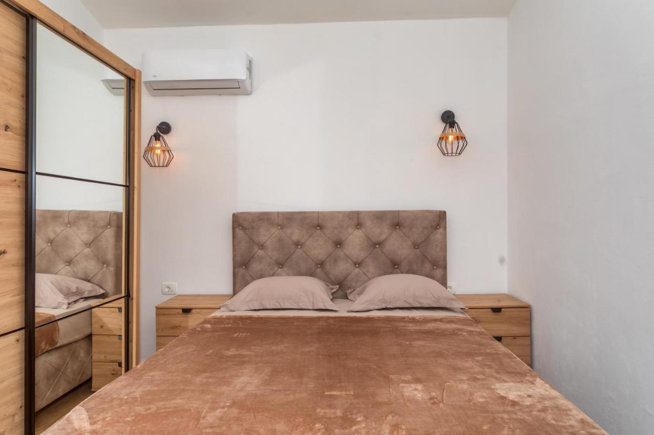 Apartman Sara Bar Eksteriør billede