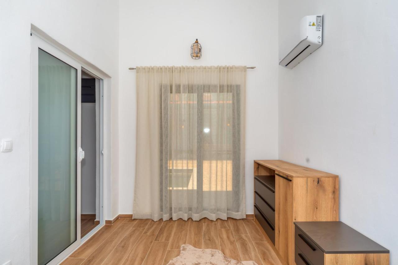 Apartman Sara Bar Eksteriør billede