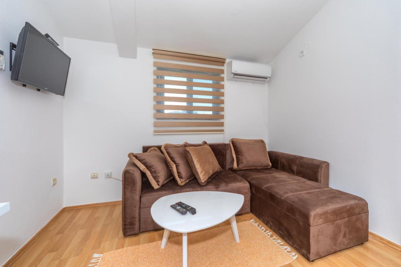 Apartman Sara Bar Eksteriør billede