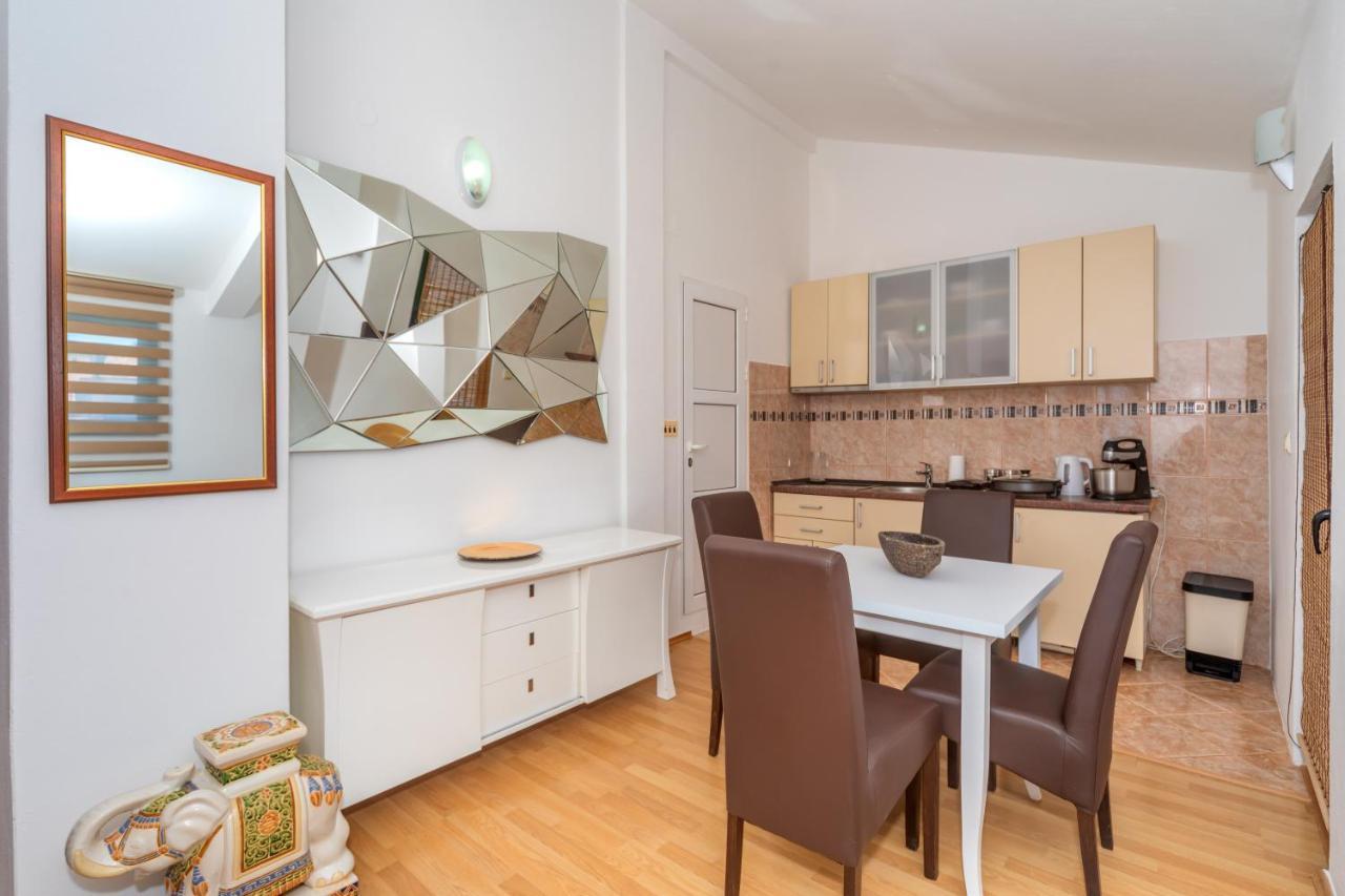 Apartman Sara Bar Eksteriør billede